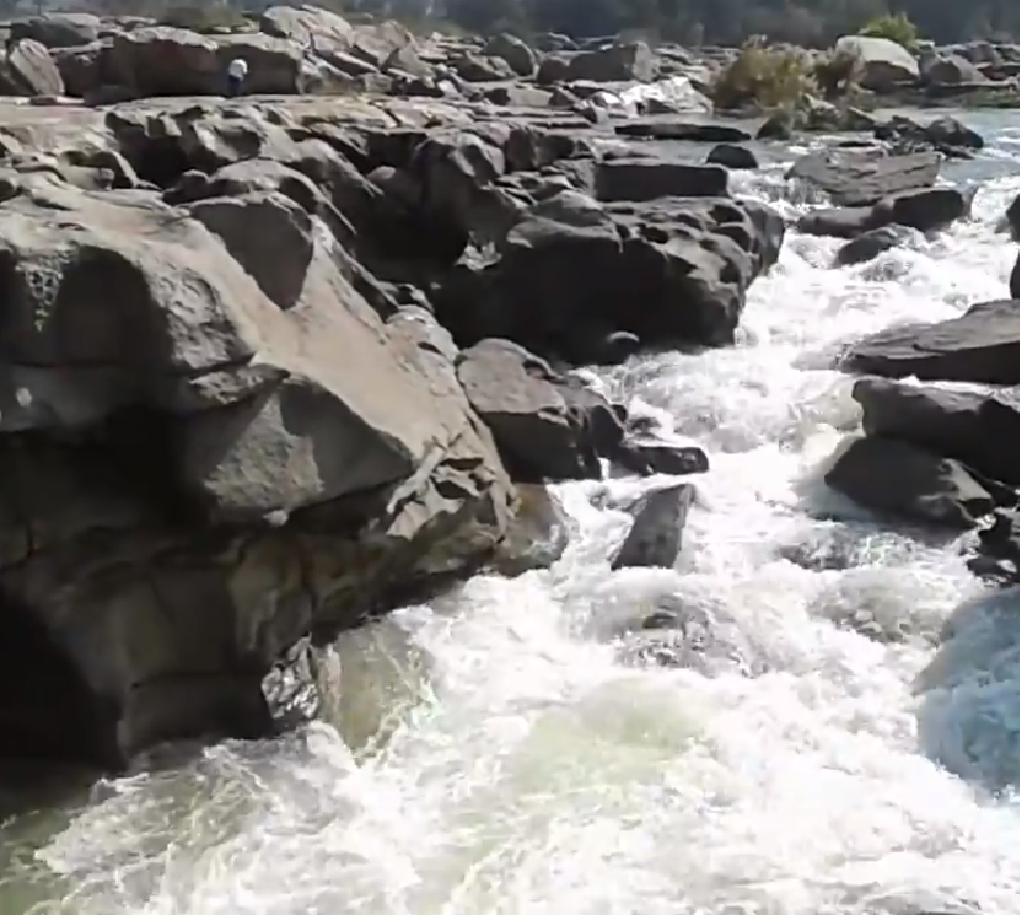 Hampi Waterfalls (Sahasa Waterfalls)