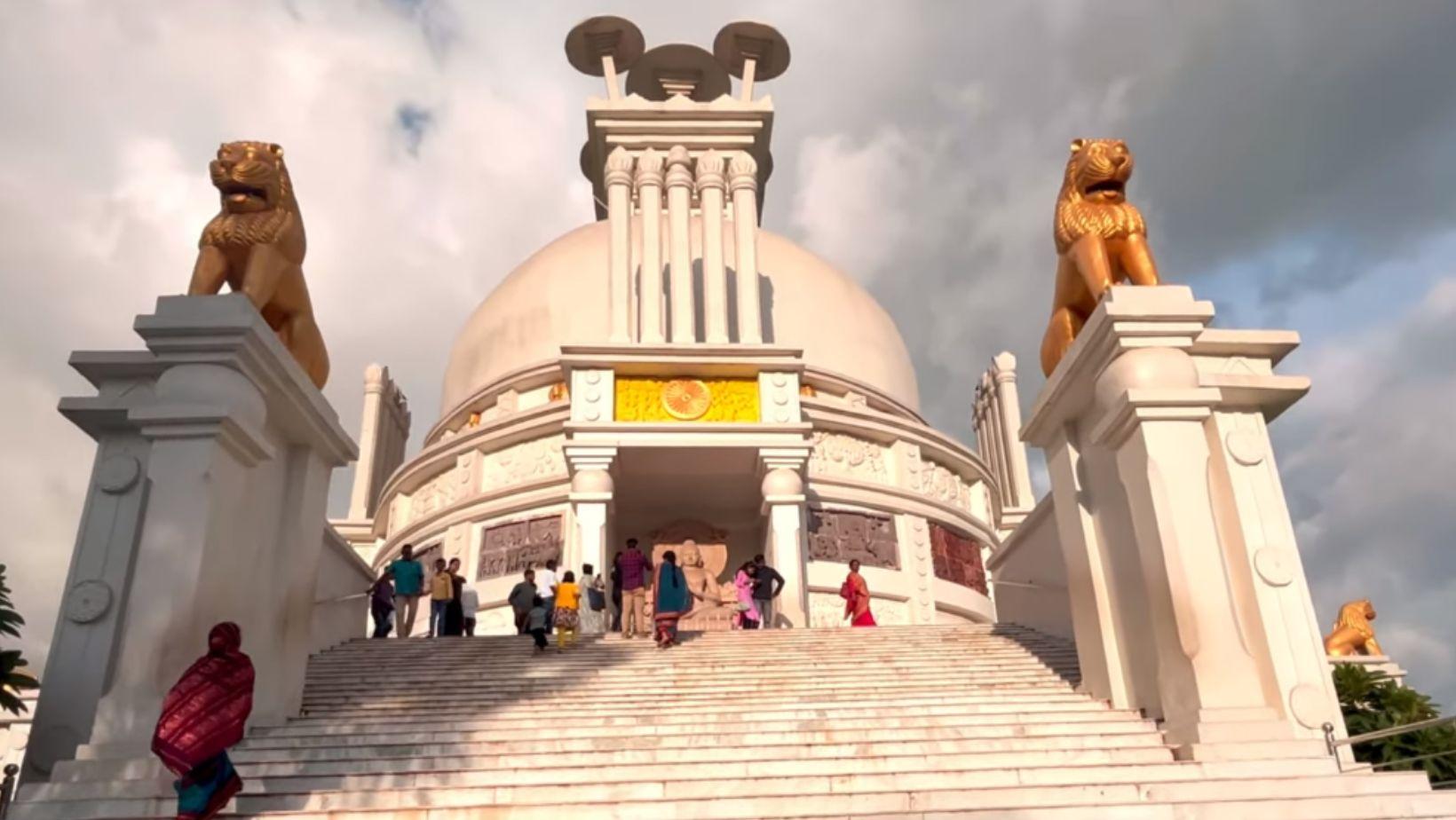 Dhauligiri (Shanti Stupa): History, Architecture, Timing!