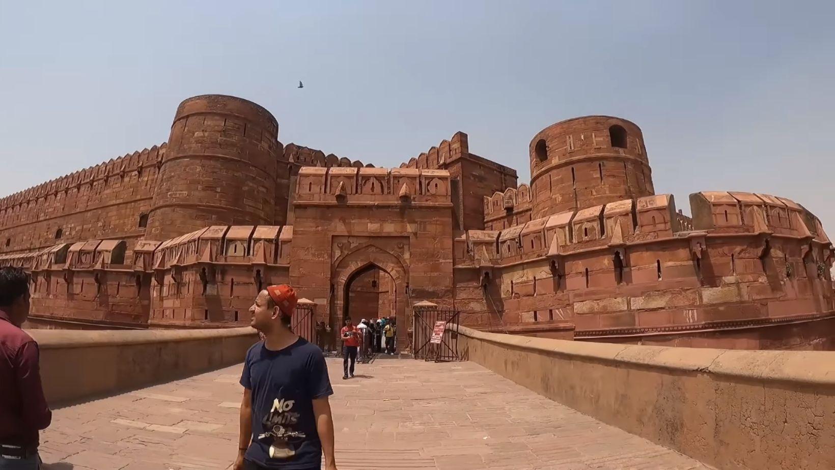 Agra Fort: History, Timings, Ticket Price, Agra Fort to Taj Mahal Distance!