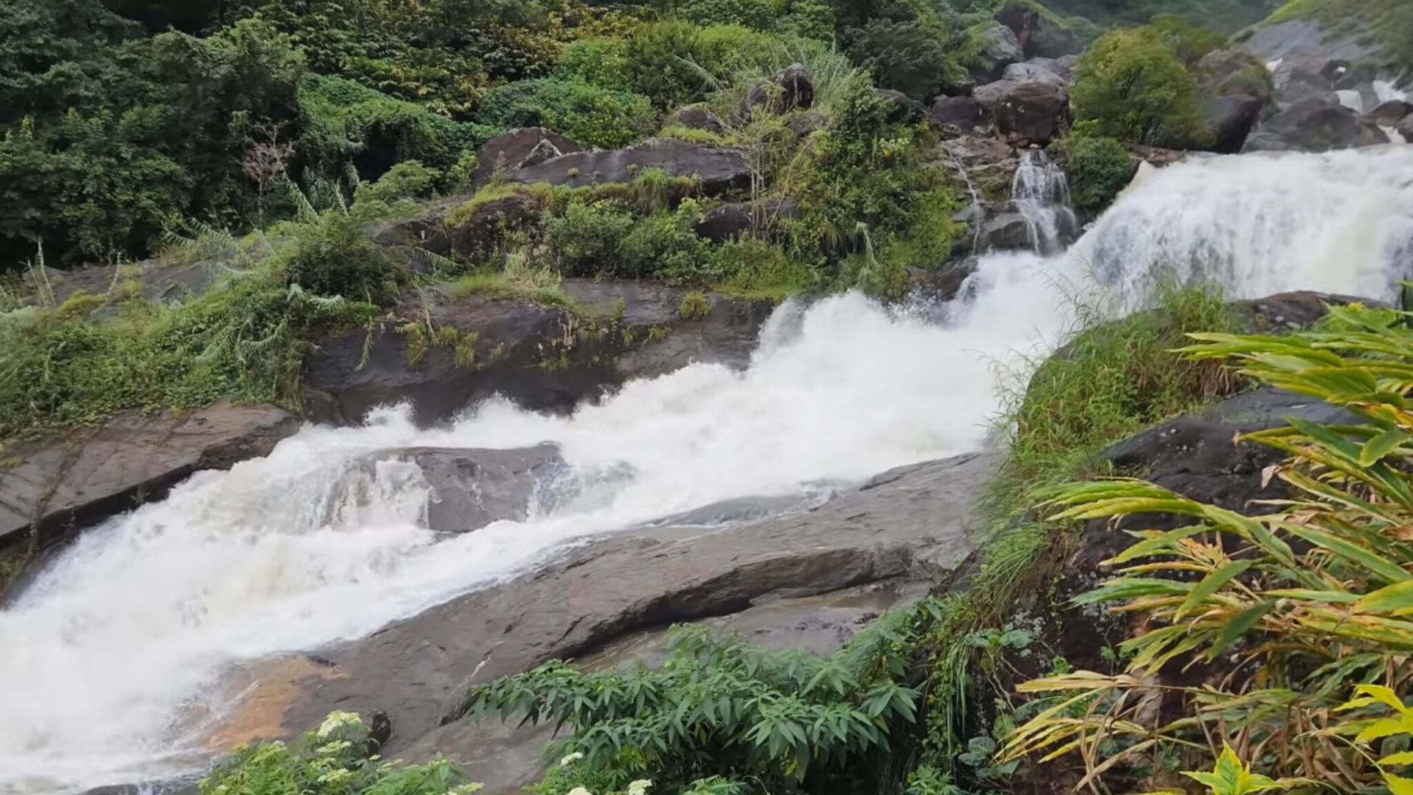 Attukal Waterfalls: Timings, Entry Fee, Images, Best time to Visit ...