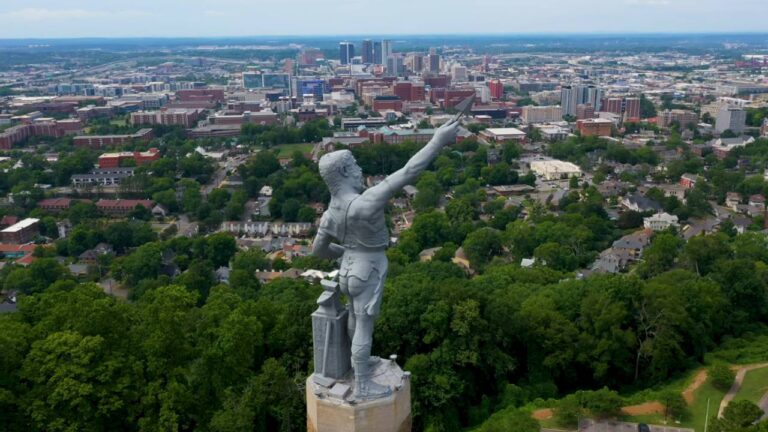 where is the vulcan statue located
