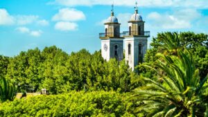 Why is Colonia del Sacramento famous